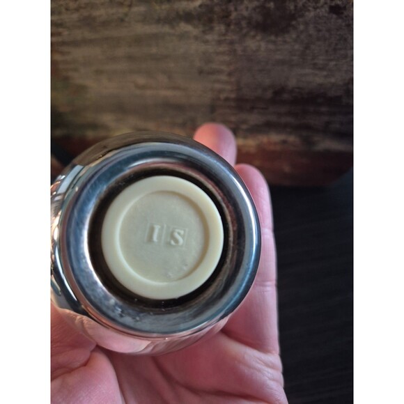 Vintage International Silverplate Salt & Pepper Shakers with Resistant Lining 4" - Picture 7 of 8